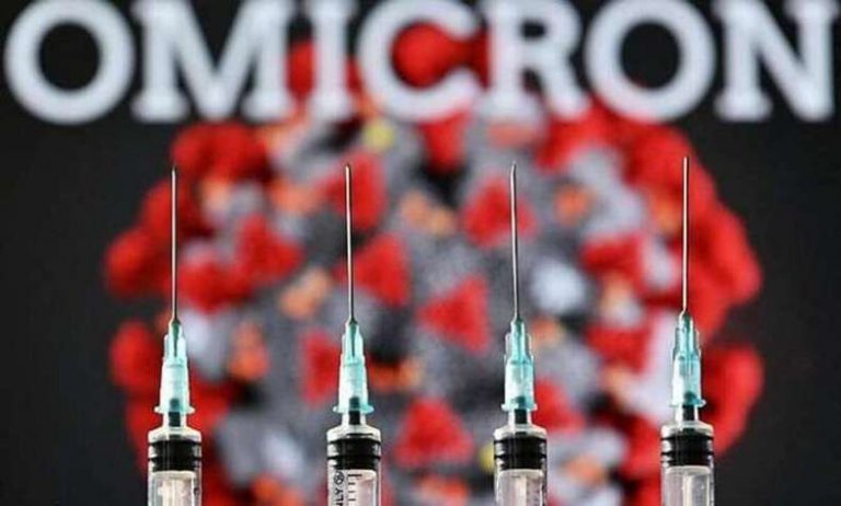 Ômicron pode ser menos grave, mas não é leve, diz OMS