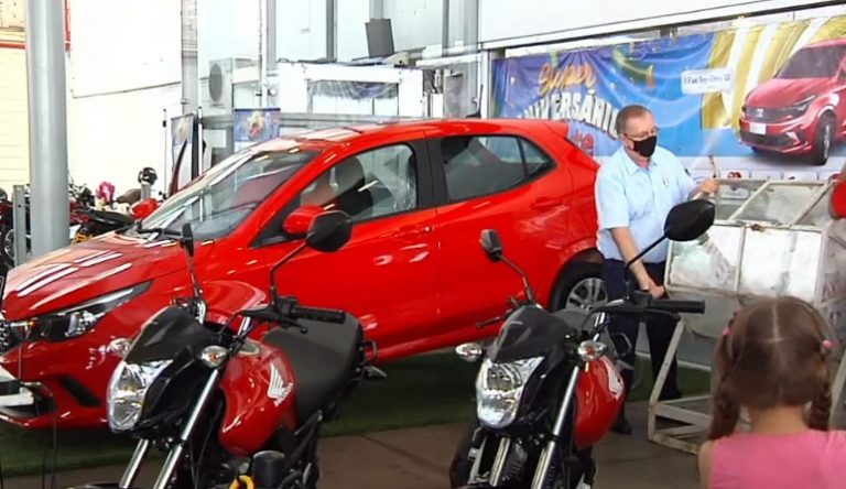 Em comemoração aos cinco anos, loja de Adamantina da Rede Sete sorteia carro e duas motos