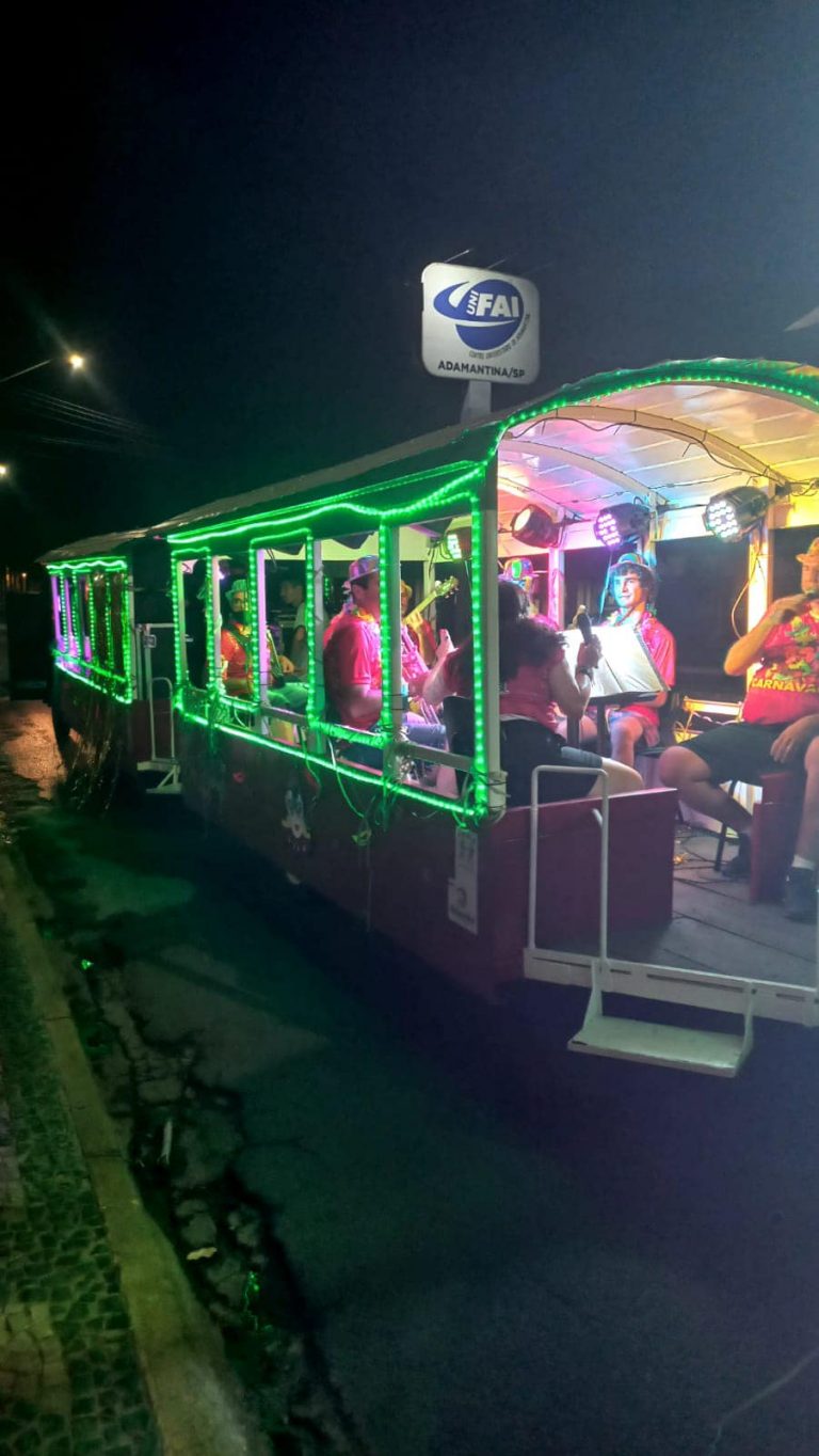 Carnaval Itinerante volta a percorrer ruas de Adamantina nesta segunda