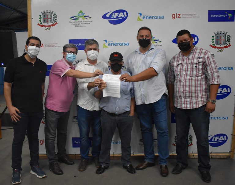 Prefeitura de Adamantina assina contratos com agricultores que participam do PAAM