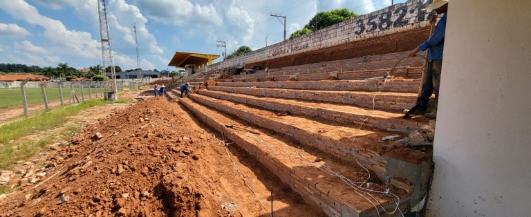 Reforma do estádio municipal de Parapuã segue em ritmo acelerado