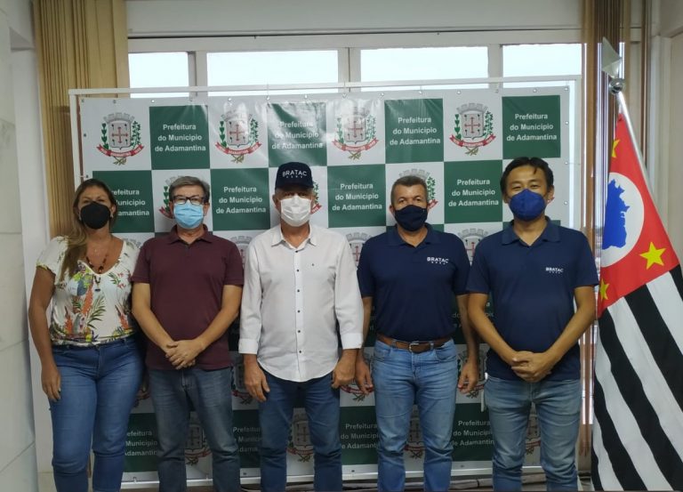 Adamantina recebe representantes da sericicultura