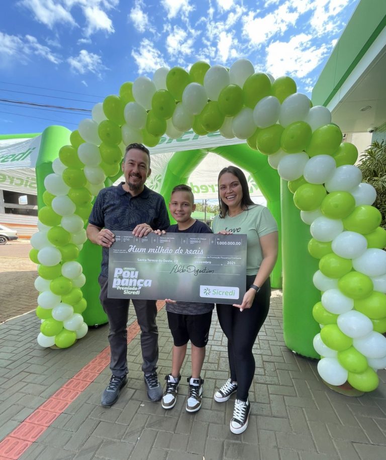 Sicredi reforça parceria com associado em campanha que incentiva hábito de poupar e distribui 2,5 milhões em prêmios