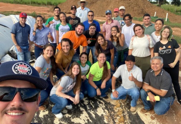 Alunos de Medicina Veterinária fazem visita técnica ao setor de pecuária da Camda