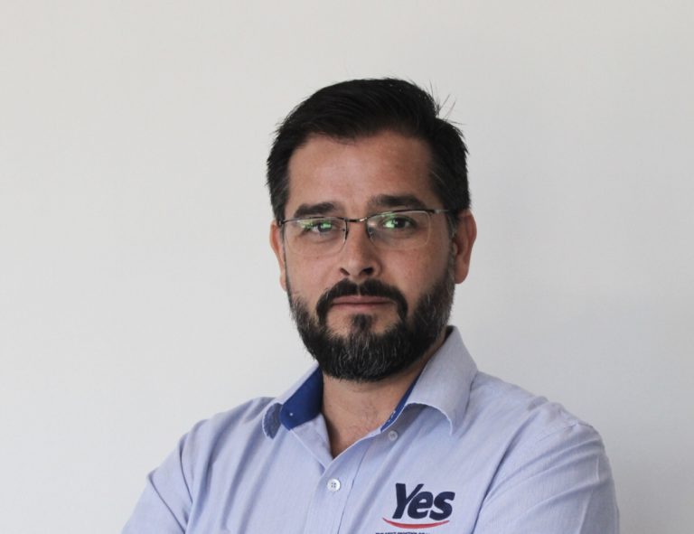 Yes comemora o sucesso da sua unidade de produção e parabeniza Lucélia pelos seus 78 anos
