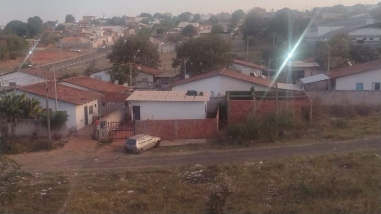 Marido é preso após tentar matar esposa e filha de 2 anos