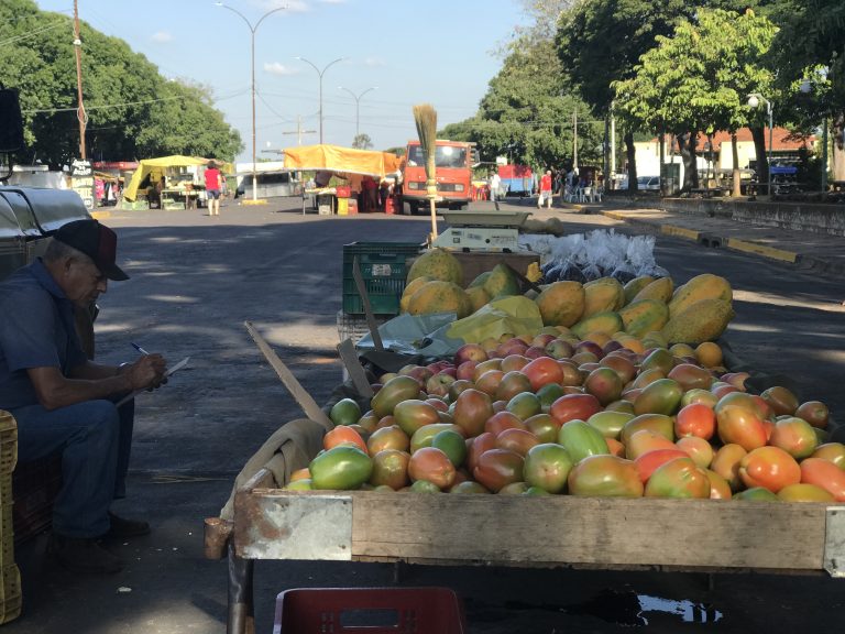 Feira livre de Adamantina registra queda no movimento