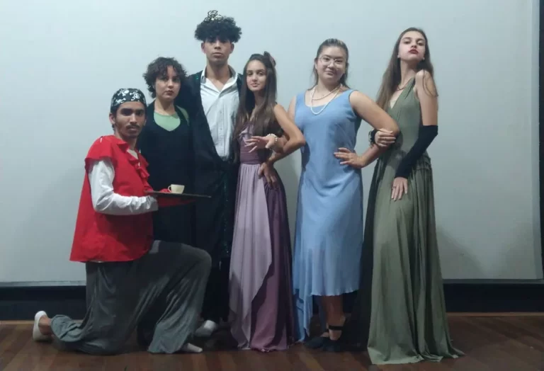 Companhia Multiverso Teatral faz 12 apresentações neste sábado em Adamantina