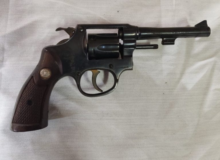 Homem tenta assassinar namorada a tiros e depois se mata