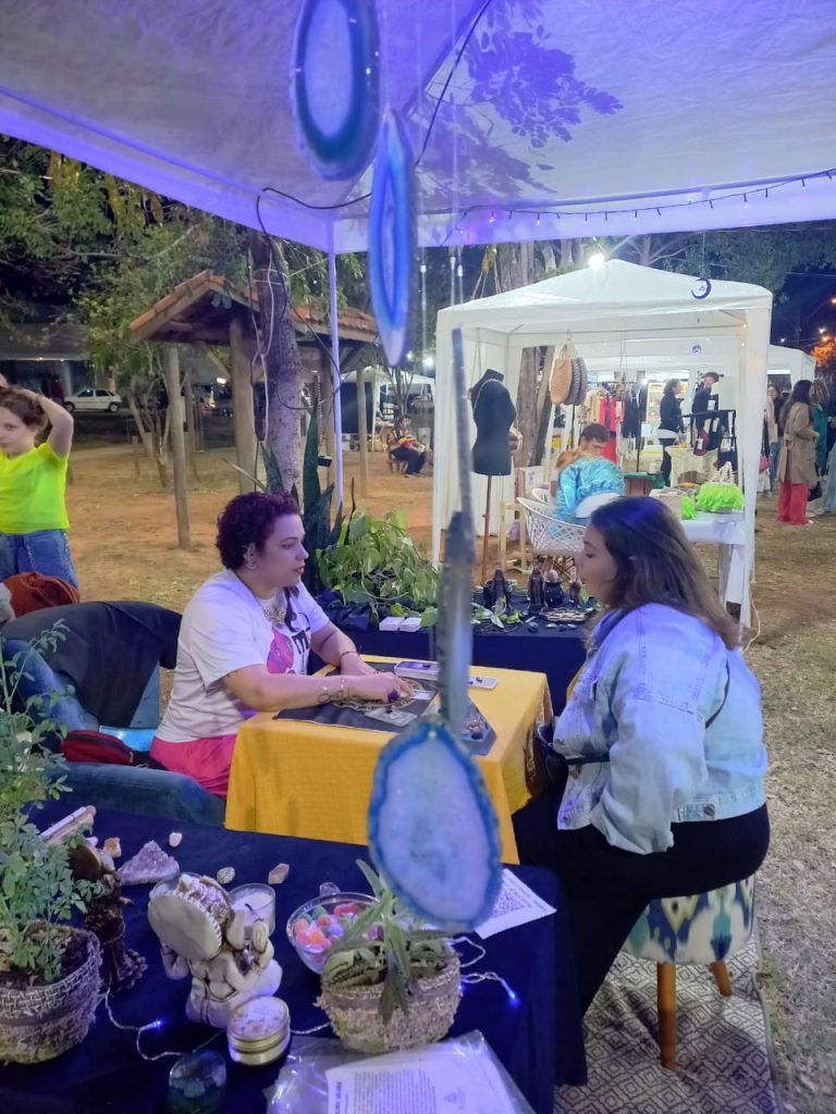 Feira Camaleão terá edição temática em comemoração ao Dia do Saci e Halloween