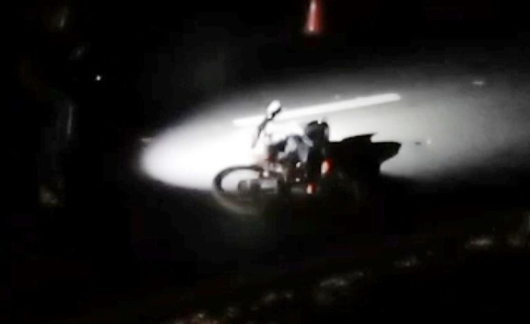 Motociclista morre em acidente com caminhão-cegonha na SP-294