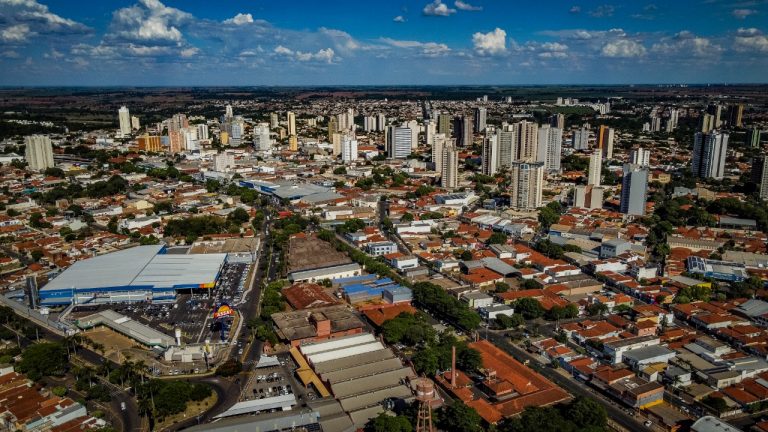 Araçatuba abre concurso com diversas vagas