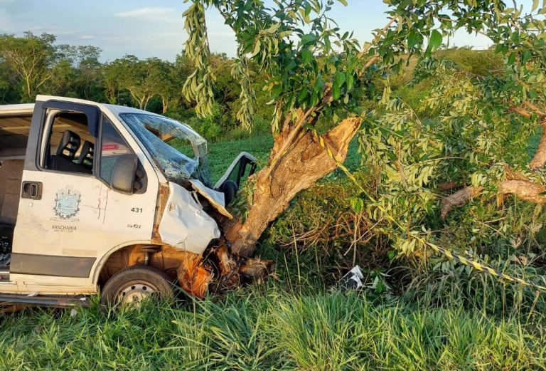 Acidente envolvendo van de saúde da região deixa vítima fatal