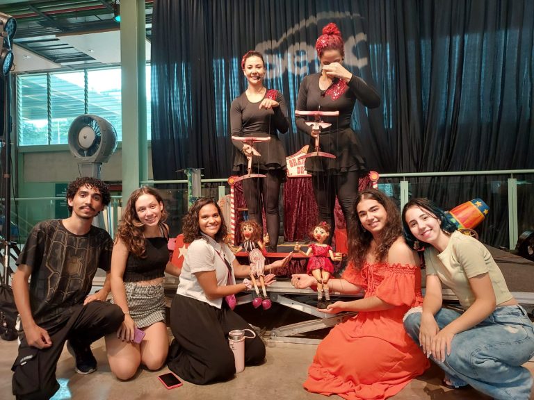 Alunos do curso de teatro de Adamantina são recepcionados no Sesc Birigui