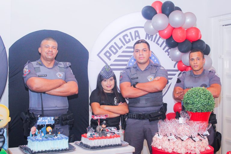 Policiais marcam presença em aniversário de menina de 11 anos em Salmourão