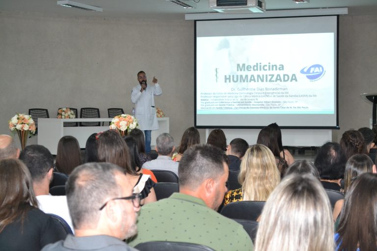 Cerimônia do Jaleco reúne ingressantes da Turma 9 e centenas de convidados