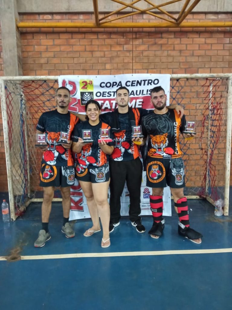 Atletas de Adamantina e Flórida Paulista se destacam em competição de Kickboxing