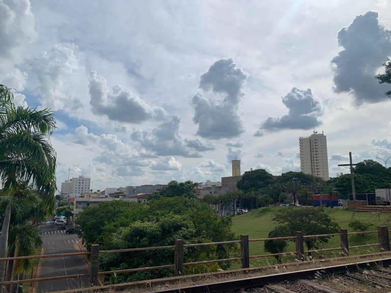 Feriado altera funcionamento do comércio e repartições públicas em Adamantina