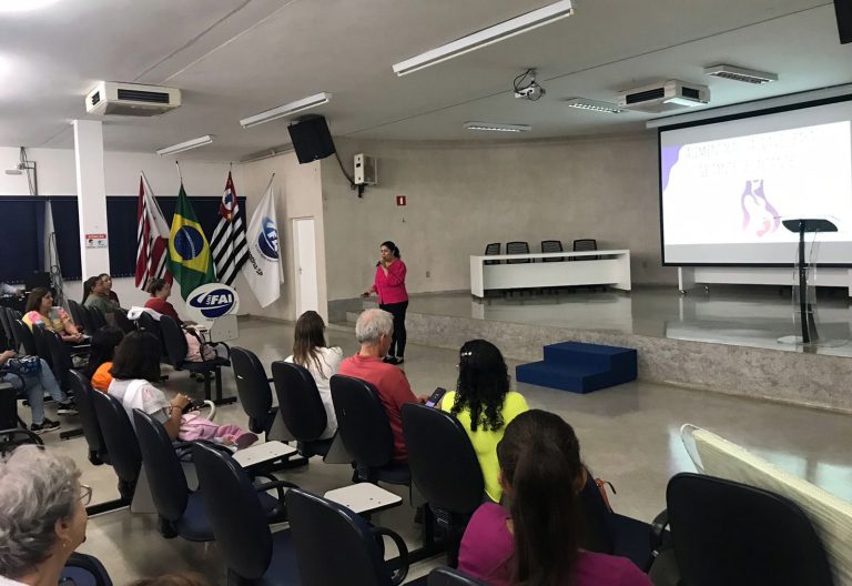 GAMI e Centro Universitário de Adamantina promovem palestra para gestantes