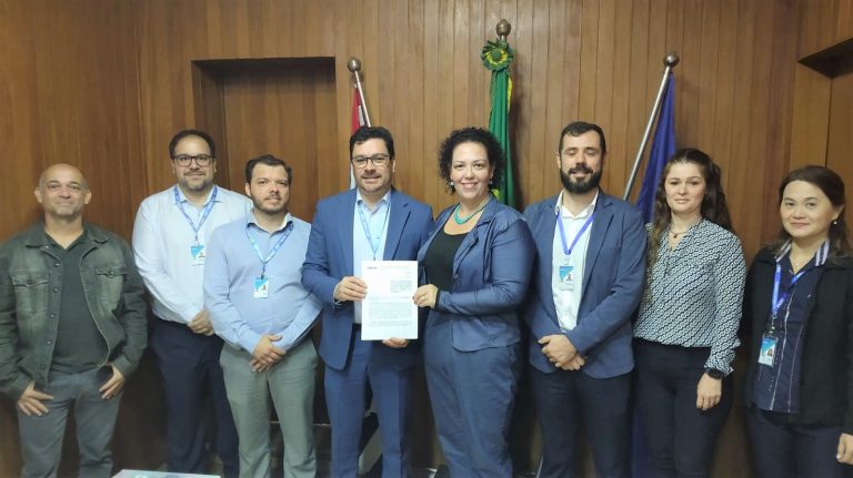 Prefeitura de Lucélia assina financiamento de R$ 7 mi para recapeamento