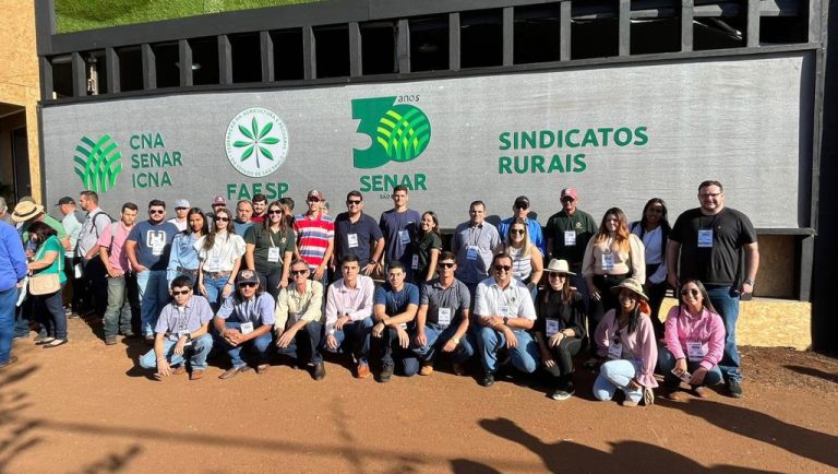 Agronomia do Centro Universitário de Adamantina participa da 28ª Agrishow