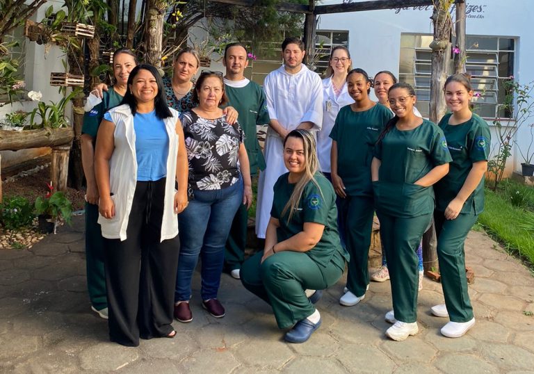 Enfermagem do Centro Universitário de Adamantina participa de campanha de vacinação contra a gripe