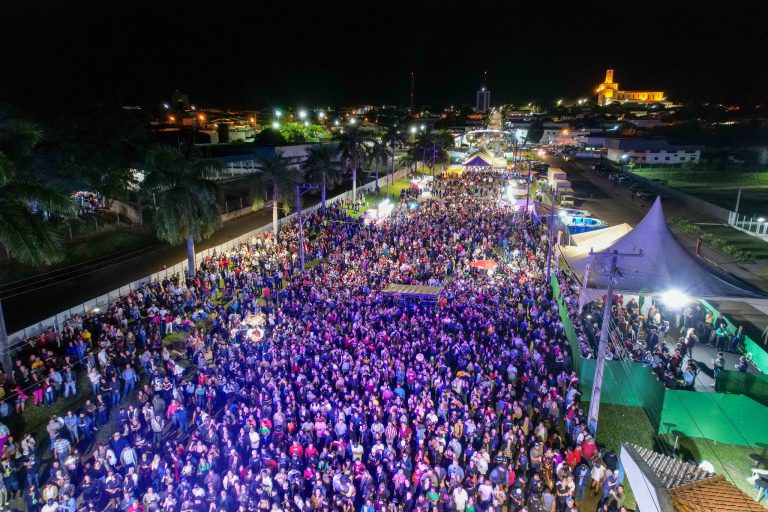 ‘Arraiá da Amizade’ segue até este sábado com show de Luan Pereira
