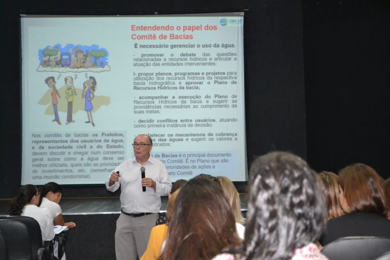 Docente do Centro Universitário realiza orientação técnica a professores da rede municipal de Adamantina