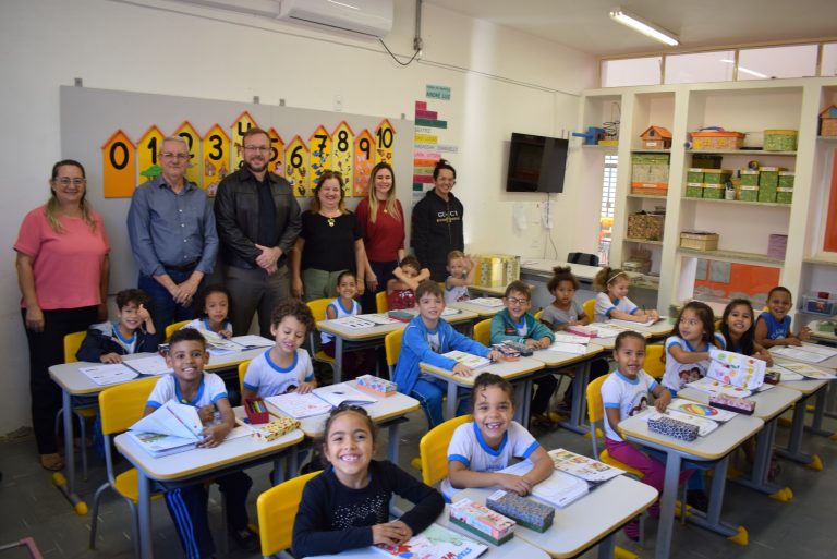 Parapuã insere aulas de inglês na educação infantil e fundamental