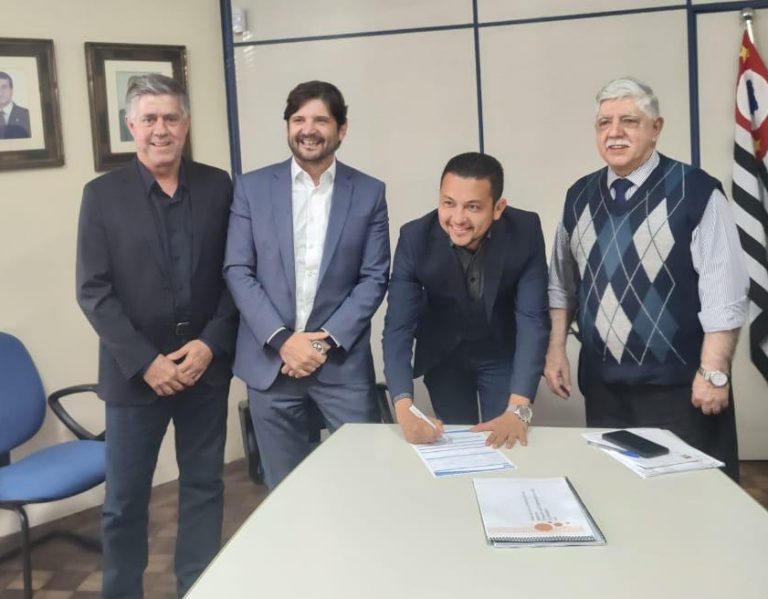 Gustavo Taniguchi assume presidência do PL em Adamantina