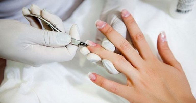 Fundo Social abre inscrições para cursos de manicure e pedicure, costura industrial e cabeleireiro
