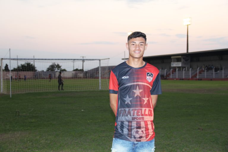 De Adamantina, Caio Micael assina contrato com São Paulo F.C.