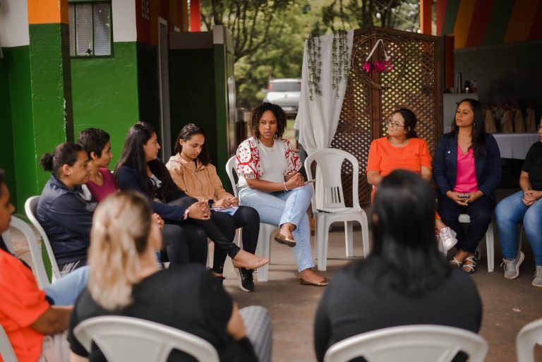 ‘Manas que Transformam’ promove roda de conversa sobre Violência Patrimonial