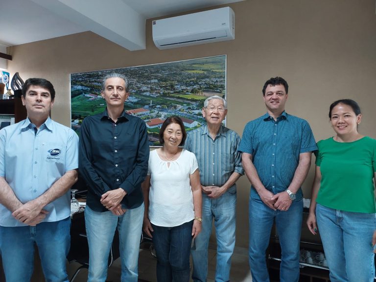 Acrea e Centro Universitário de Adamantina renovam parceria para utilização de Centro Esportivo