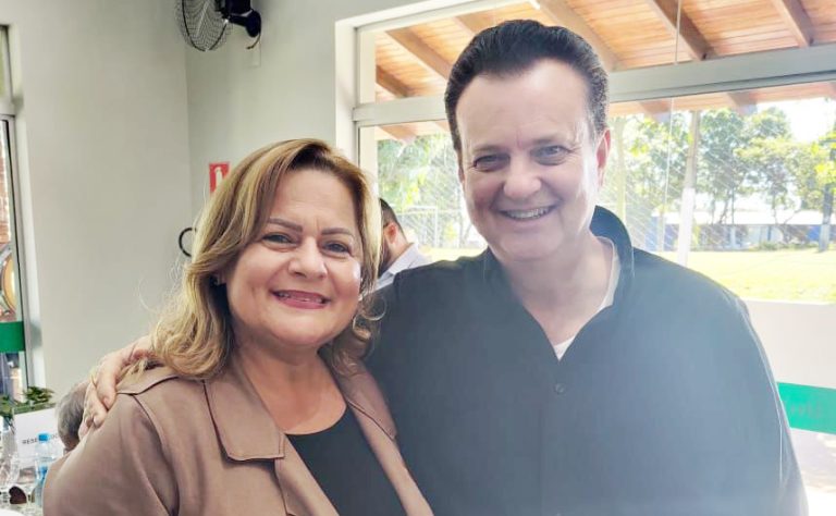 Prefeita de Salmourão se filia ao PSD