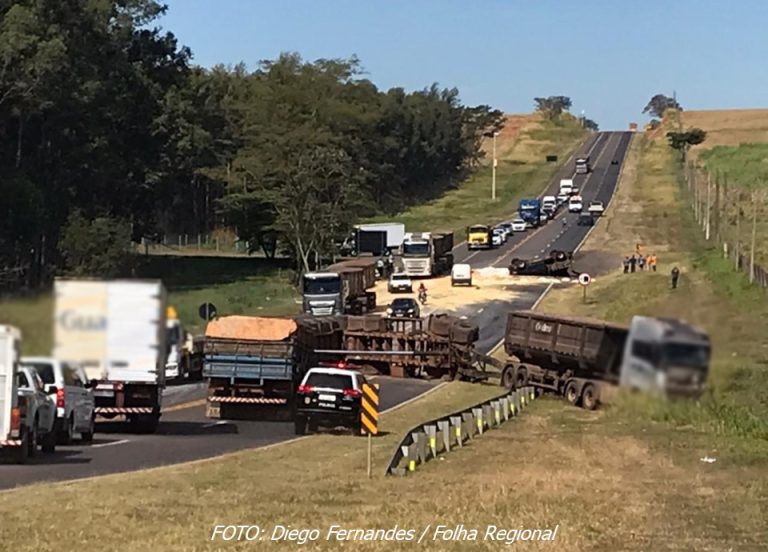 Dois veículos se envolvem em acidente na SP-294 em Flórida Paulista