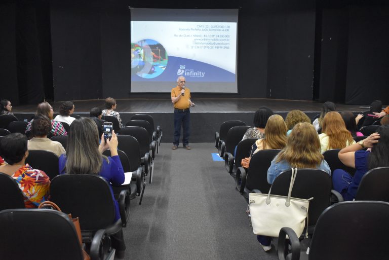 Adamantina recebe formação da UNDIME