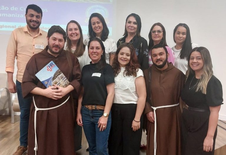 Docentes do Centro Universitário de Adamantina participam de encontro no HR de Prudente