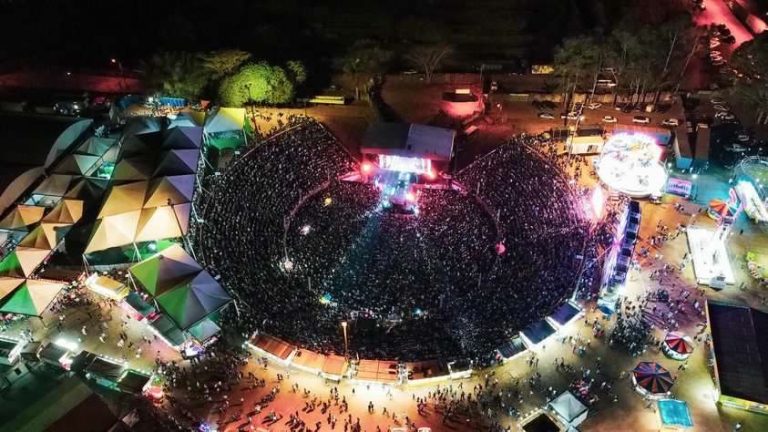 Shows musicais e 120 expositores atraem cerca de 100 mil pessoas na ExpoVerde 2023