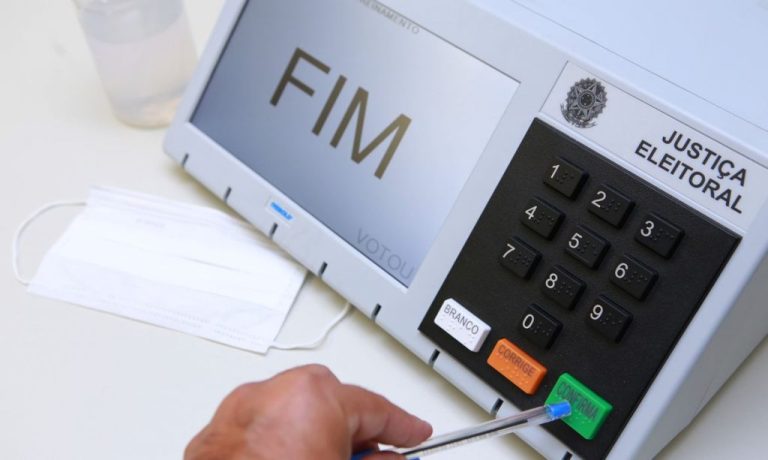 Deputados mudam prazos de cumprimento da Lei da Ficha Limpa