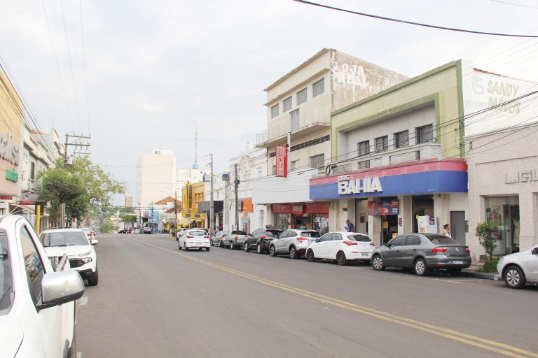 Está procurando emprego? Fim de ano será de oportunidades em Adamantina, projeta FecomercioSP