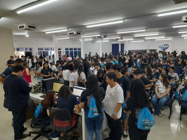 Mostra de Profissões 2023 recepciona 700 estudantes na manhã desta terça