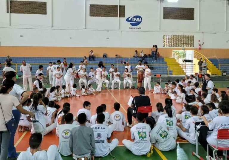 Competição de capoeira atrai 13 cidades para Adamantina no domingo