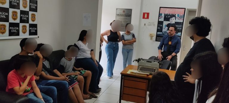 Alunos da rede pública de ensino visitam delegacia de Inúbia Paulista