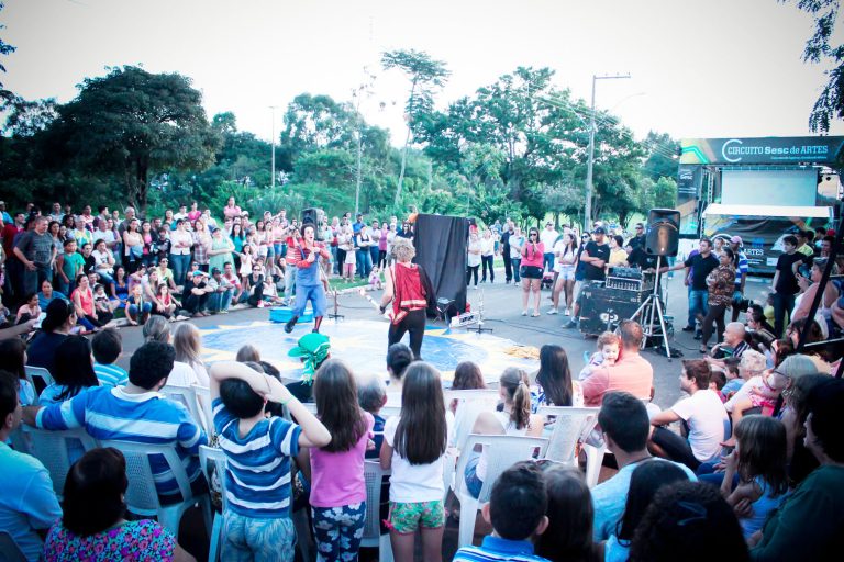Circuito Sesc de Artes leva música e cultura ao Parque dos Pioneiros neste domingo
