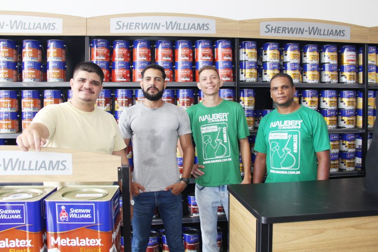 Revenda Sherwin Willians, Aguapeí Tintas conta com espaço mais moderno, em Adamantina