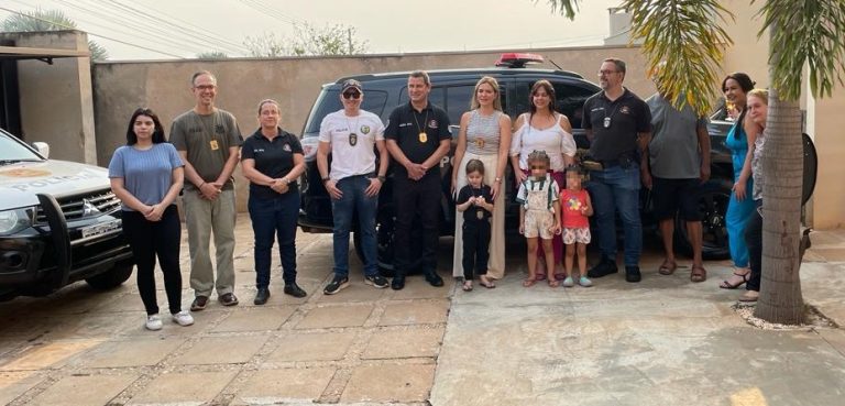Menina de 4 anos recebe comemoração especial de aniversário da Polícia Civil de Adamantina