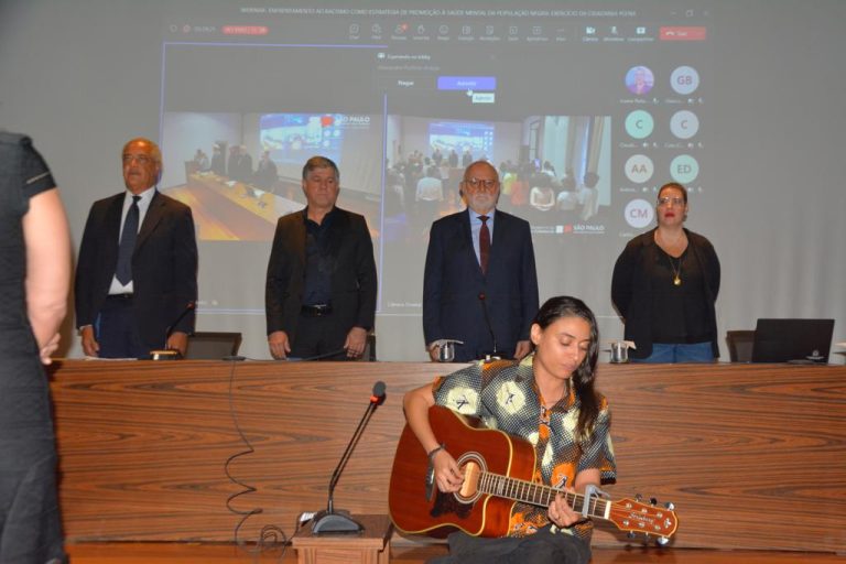 Rafe Shiver faz história no Palácio da Justiça, liderando a voz de Adamantina em evento contra o racismo