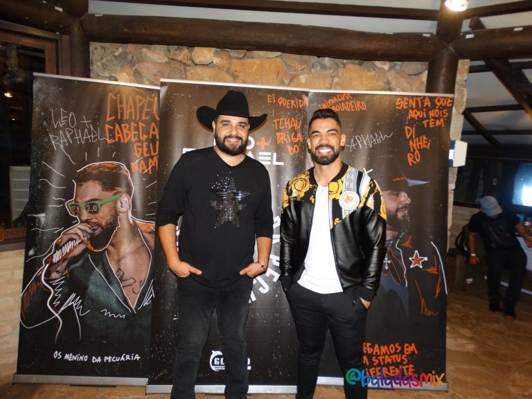 Leo & Raphael se apresentam no primeiro dia da Festa do Peão de Rinópolis