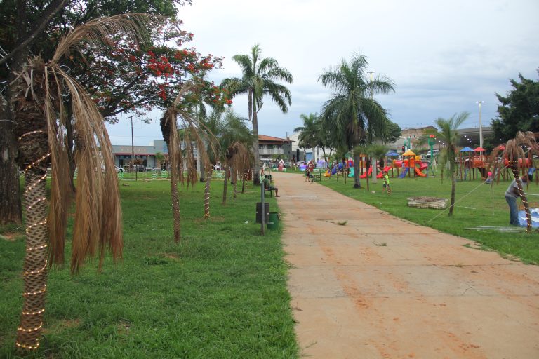 Aulão de yoga ocorre no Parque dos Pioneiros nesta quarta